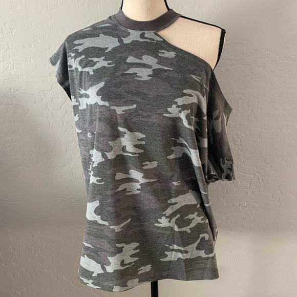 Asymmetric Camo Tee - Picture 5 of 5